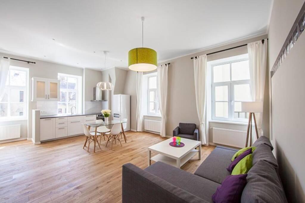 Modern & Spacious 80M2 Apartment In Riga Old Town Dış mekan fotoğraf