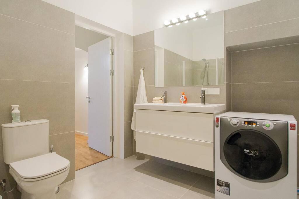 Modern & Spacious 80M2 Apartment In Riga Old Town Dış mekan fotoğraf